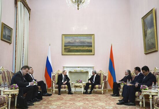 Vladimir Putin visits Armenia