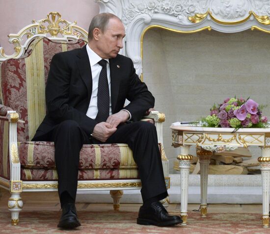 Vladimir Putin visits Armenia