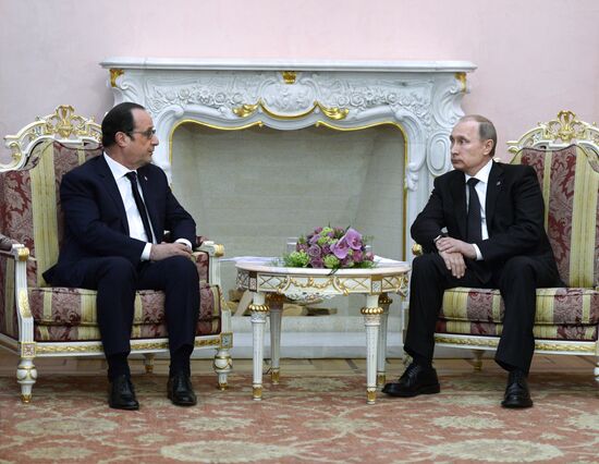 Vladimir Putin visits Armenia