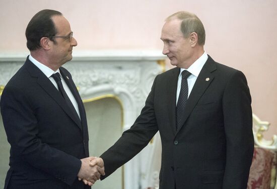 Vladimir Putin visits Armenia