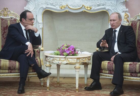 Vladimir Putin visits Armenia