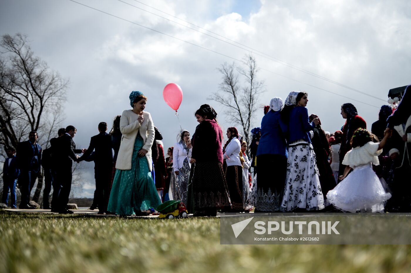 Gypsy wedding in Novgorod Region