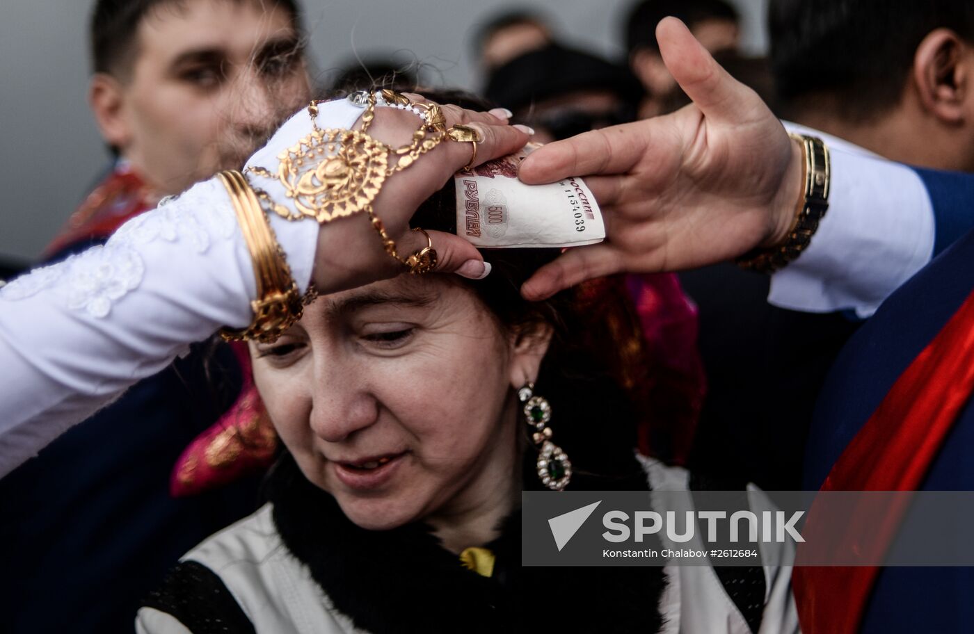 Gypsy wedding in Novgorod Region