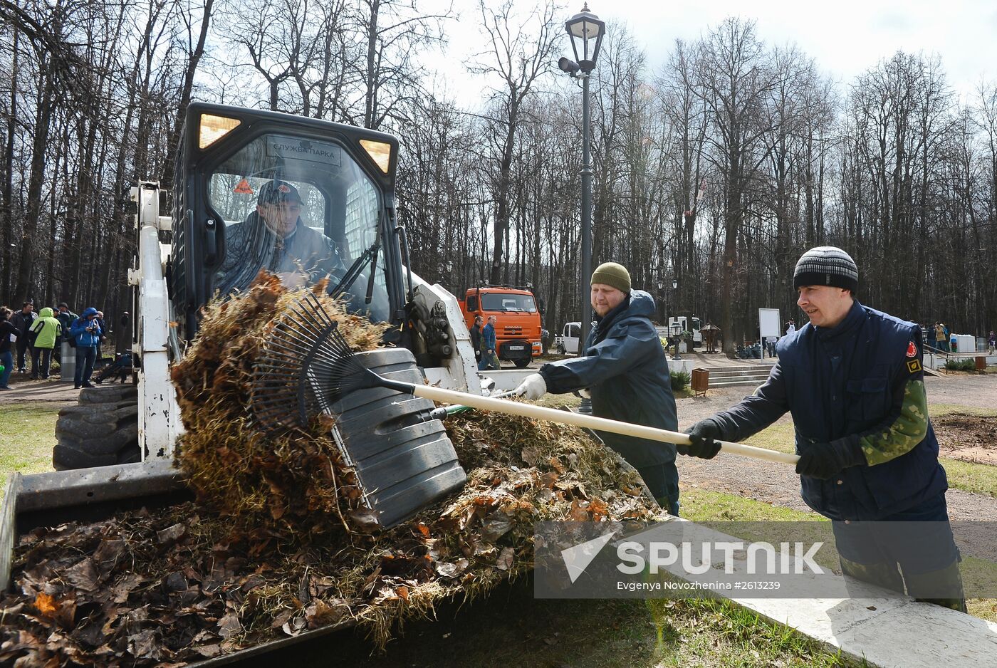 Clean-up Saturday in Moscow