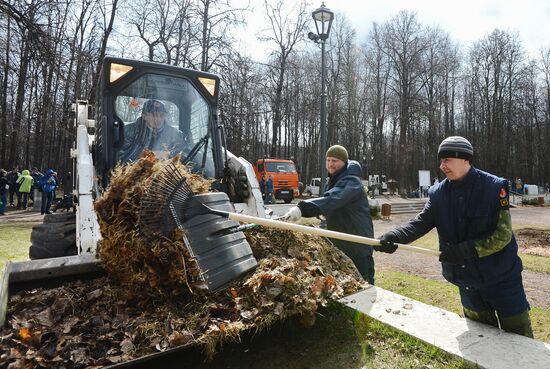 Clean-up Saturday in Moscow