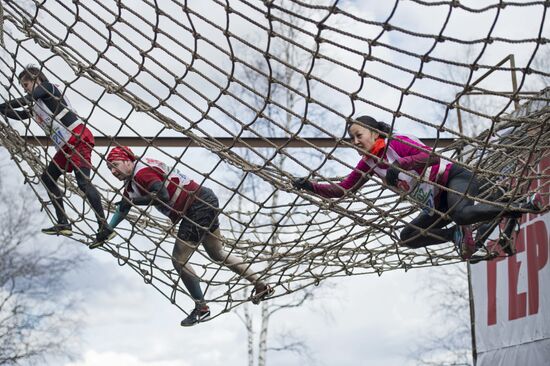 Defense Minister Shoigu opens "Hero Race" military athletic game season in Alabino