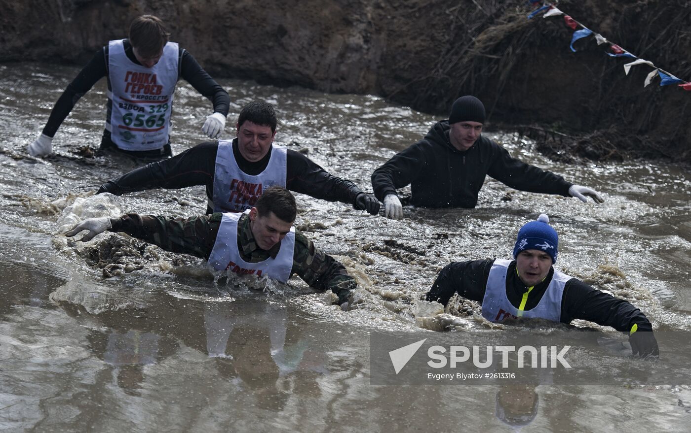 Defense Minister Shoigu opens "Hero Race" military athletic game season in Alabino