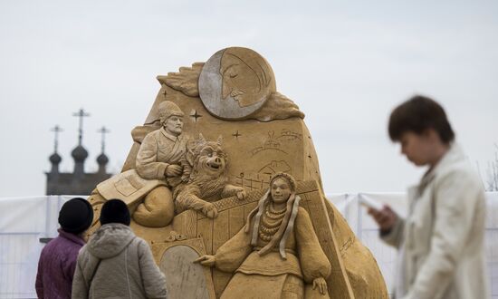 "The Masterpieces of World Literature" sand sculpture exhibition opens in Moscow