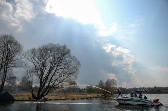 New high-speed fireboats