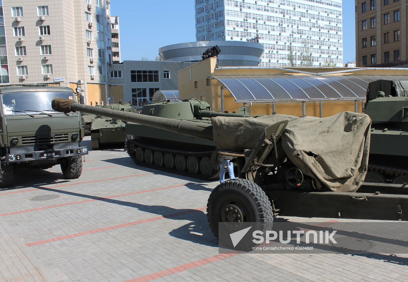 Preparations for Victory Parade in Donetsk