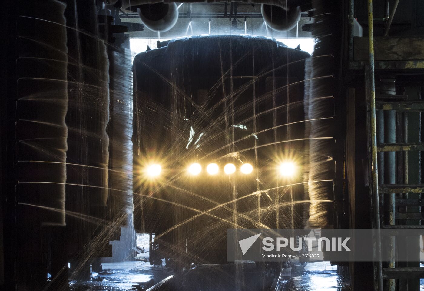 Moscow underground railway carriages' washing and disinfection system
