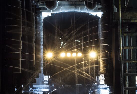 Moscow underground railway carriages' washing and disinfection system