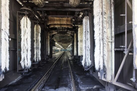 Moscow underground railway carriages' washing and disinfection system