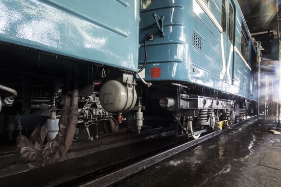 Moscow underground railway carriages' washing and disinfection system