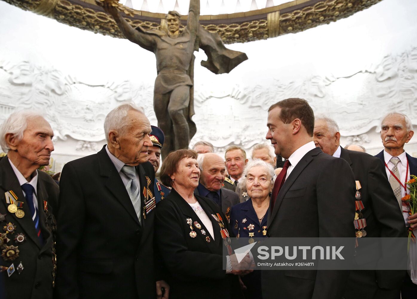 Russian Prime Minister Dmitry Medvedev visits Central Museum of Great Patriotic War in Moscow