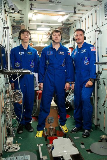 Work-outs by 44/45th ISS expedition's primary crew