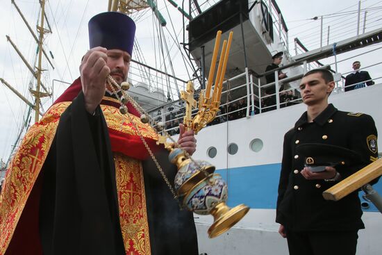 Send-off ceremony for Mir sailing ship's training voyage