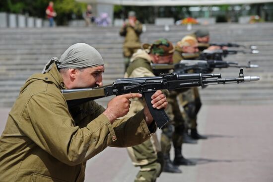 Review contest among young militaries in Rostov-on-Don