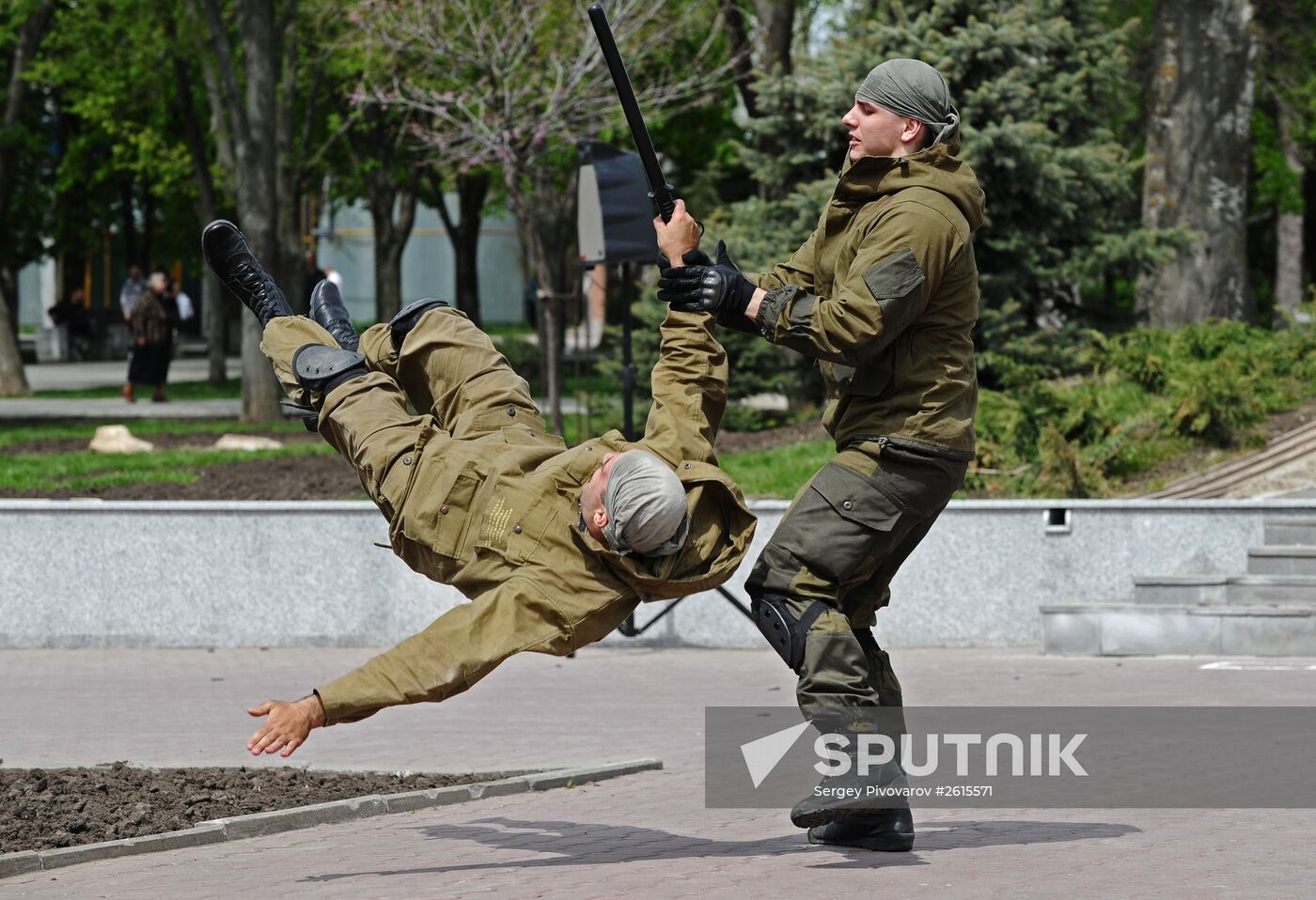 Review contest among young militaries in Rostov-on-Don