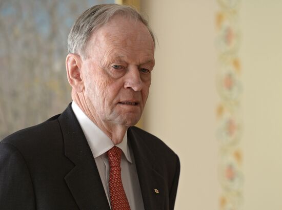 President Vladimir Putin meets with former Canadian Premier Jean Cretien