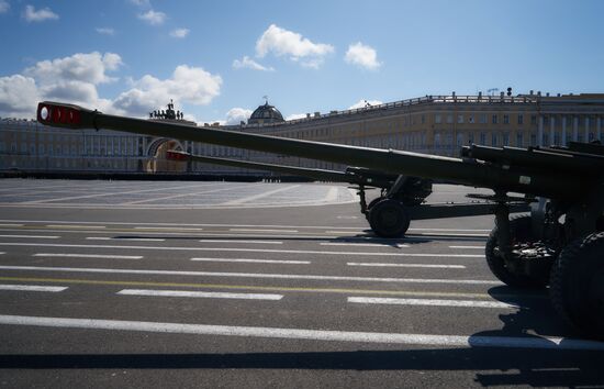 Rehearsing Victory Day parade in St.Petersburg