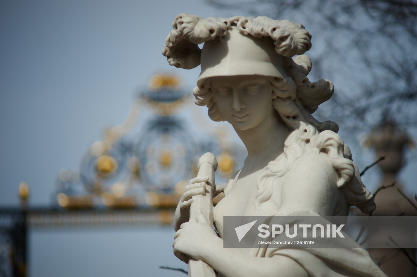 Summer Garden opens to visitors in St. Petersburg