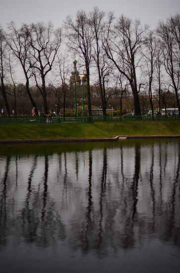 Summer Garden opens to visitors in St. Petersburg