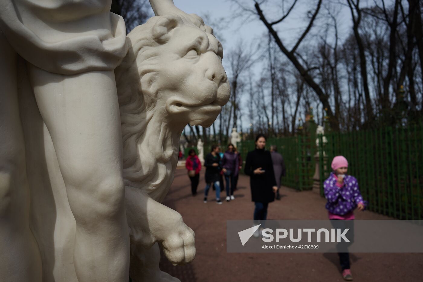 Summer Garden opens to visitors in St. Petersburg