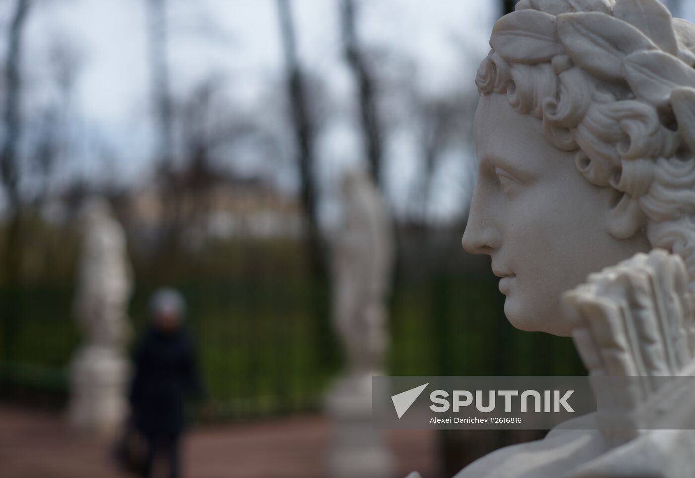 Summer Garden opens to visitors in St. Petersburg