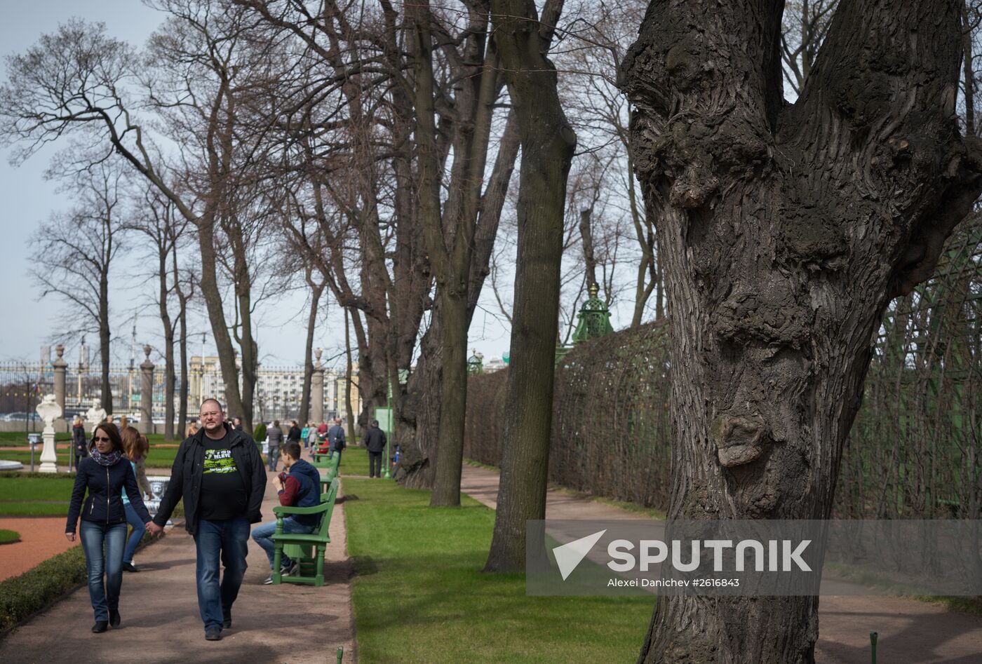 Summer Garden opens to visitors in St. Petersburg