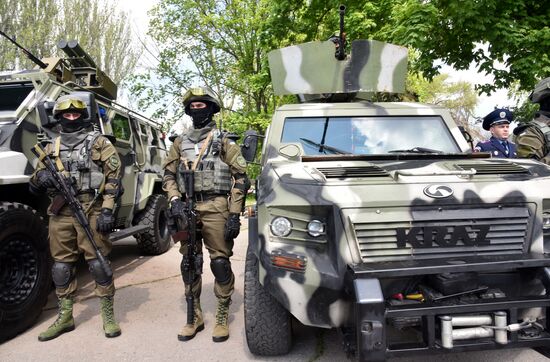 Military equipment inspection on Kulikovo Polye, Odessa