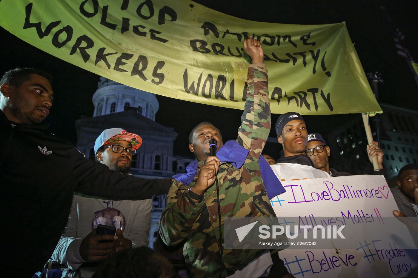 Protesters rally against violence of Baltimore police