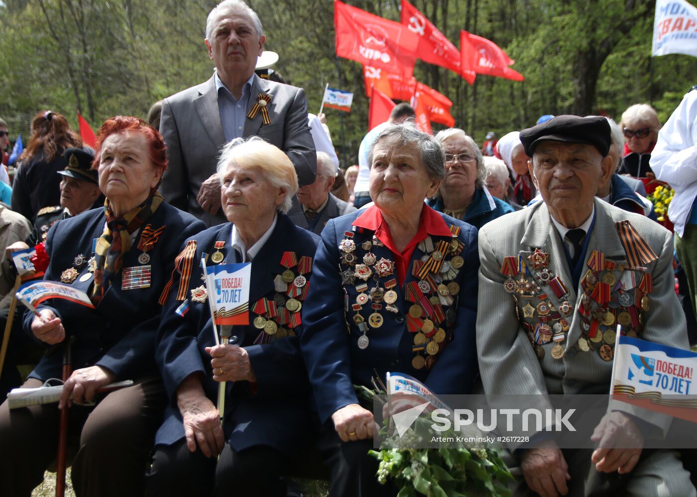 May day meeting of veteran partisans in Crimea