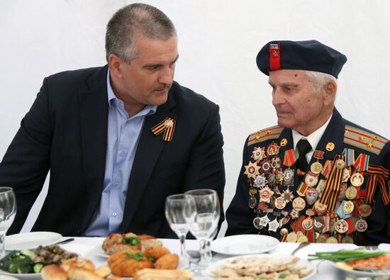 May day meeting of veteran partisans in Crimea
