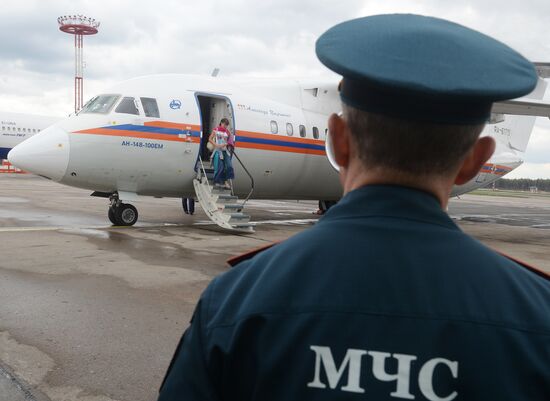 Russian Emergency Ministry aircraft evacuates citizens from Nepal
