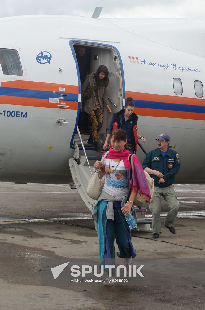 Russian Emergency Ministry aircraft evacuates citizens from Nepal