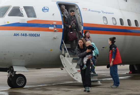 Russian Emergency Ministry aircraft evacuates citizens from Nepal