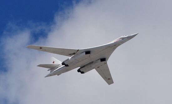Moscow. Aircraft crews train for parade marking 70th anniversary of victory in the Great Patriotic War