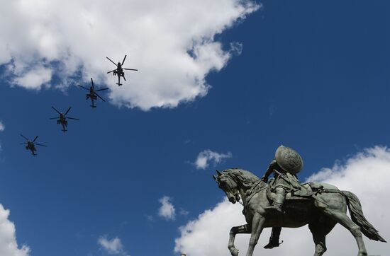 Moscow. Aircraft crews rehearse for parade marking 70th anniversary of victory in the Great Patriotic War