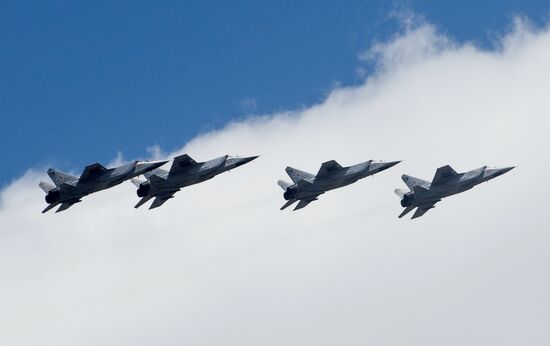 Moscow. Aircraft crews rehearse for parade marking 70th anniversary of victory in the Great Patriotic War