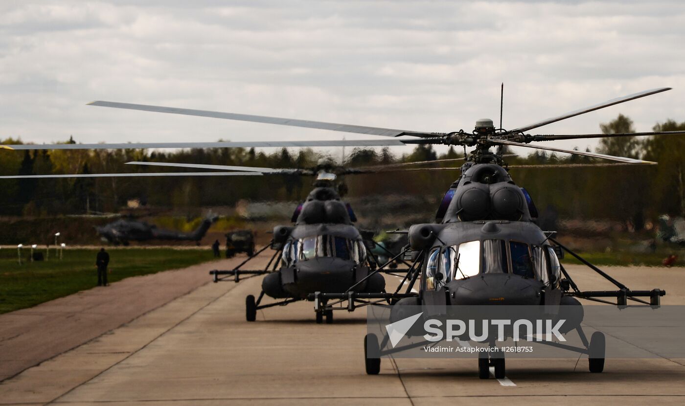 Moscow. Aircraft crews train for parade marking 70th anniversary of victory in the Great Patriotic War