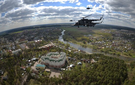 Moscow. Aircraft crews train for parade marking 70th anniversary of victory in the Great Patriotic War