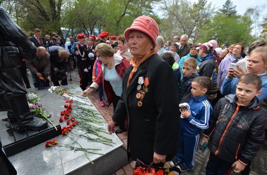 Monument to homefront workers unveiled in Chelyabinsk