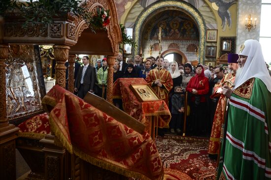 Patriarch holds service in honor of Saint George the Martyr