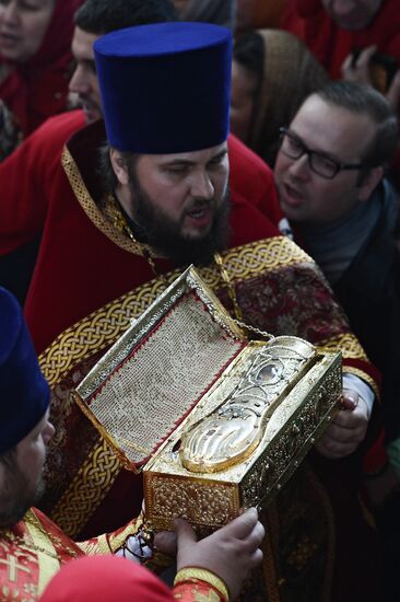 Patriarch holds service in honor of Saint George the Martyr