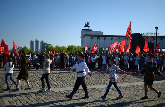 Participants in Our Great Victory motor rally welcomed in Moscow