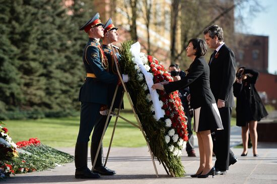 Latin American countries' ambassadors lay wreath at Tomb of Unknown Soldier