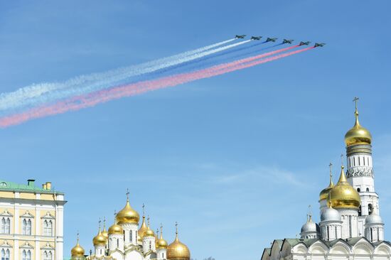 Final rehearsal of military parade to mark 70th anniversary of Victory in 1941-1945 Great Patriotic War