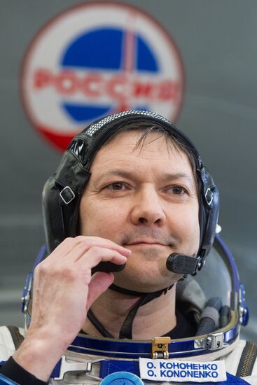 ISS Expedition 44/45 crew trains in Star City near Moscow