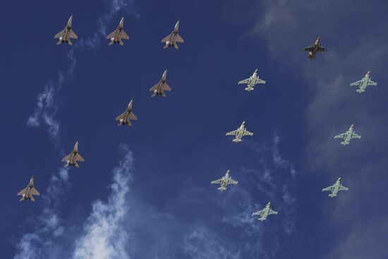 Final rehearsal of military parade to mark 70th anniversary of Victory in 1941-1945 Great Patriotic War